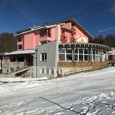Hotel Sole Del Baldo Brentonico Eksteriør billede
