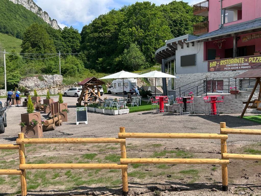 Hotel Sole Del Baldo Brentonico Eksteriør billede